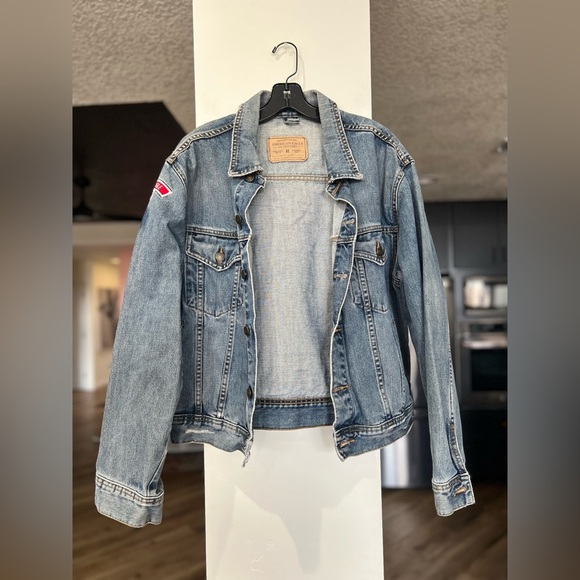 American Eagle Outfitters Jackets & Blazers - American Eagle Outfitters Blue Classic Denim Jacket